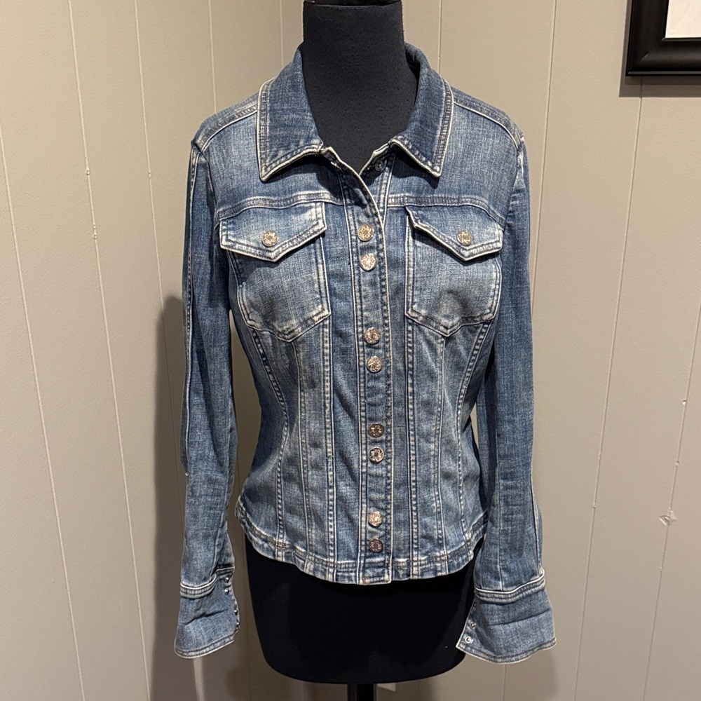 B19 White House Black Market Outdoor Denim Blue Jean Jacket